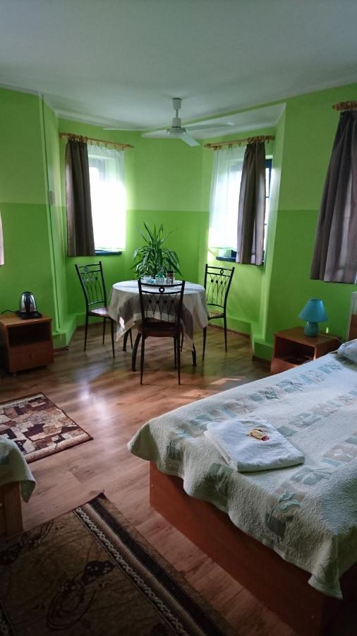 לידזבארק ורמינסקי Hotelik Warmia -Pensjonat, Hostel מראה חיצוני תמונה